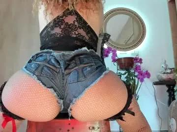 Freechat little_izzi on Chaturbate