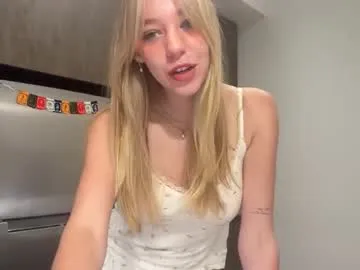 lovebelle33 on Chaturbate