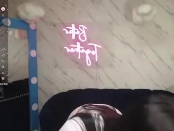 maleja_v_ — GOAL: Flash tits  [59 tokens remaining] Welcome to my room! #new #anal #squirt #teen #latina