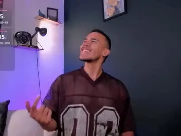 marksantozz on Chaturbate