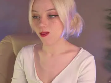 mia_milagros — Let's make me squirt hehe - Multi-Goal :  squirt  #squirt #boobs #young #freckles #dildo