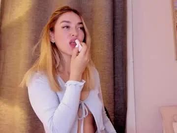 Freechat mia_white11 on Chaturbate