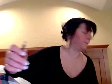 milfmonee on Chaturbate