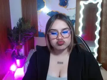 nahyara_tay model from cb