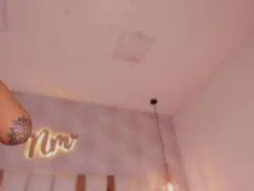 nicolemorelli2 on Chaturbate