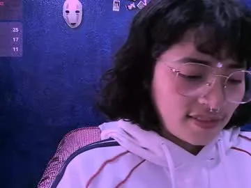 ninayellow on Chaturbate