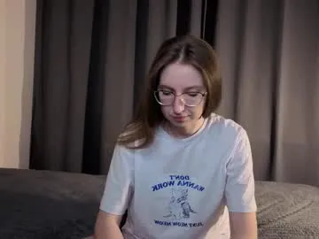 oliviavele on Chaturbate