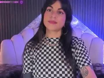 Freechat prettybullet on Chaturbate