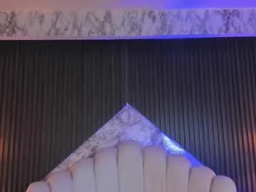 Freechat prettybullet on Chaturbate