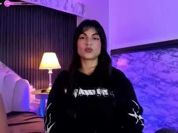 Freechat prettybullet on Chaturbate