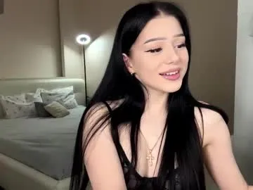 randiburt_ — GOAL: lick you  [33 tokens remaining] Luna here  #new #18 #bigboobs #bigass #cute