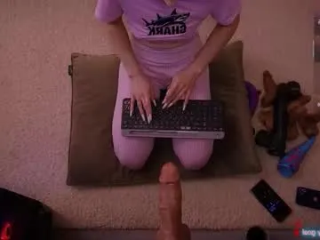 redhead_shark on Chaturbate