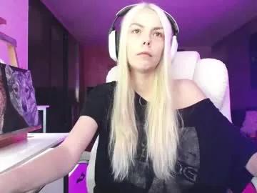 Freechat tinykylie on Chaturbate