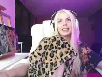 Freechat tinykylie on Chaturbate