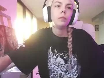 Freechat tinykylie on Chaturbate