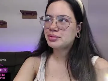 velvetcrystal on Chaturbate