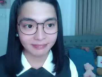 zhaviahale model from cb