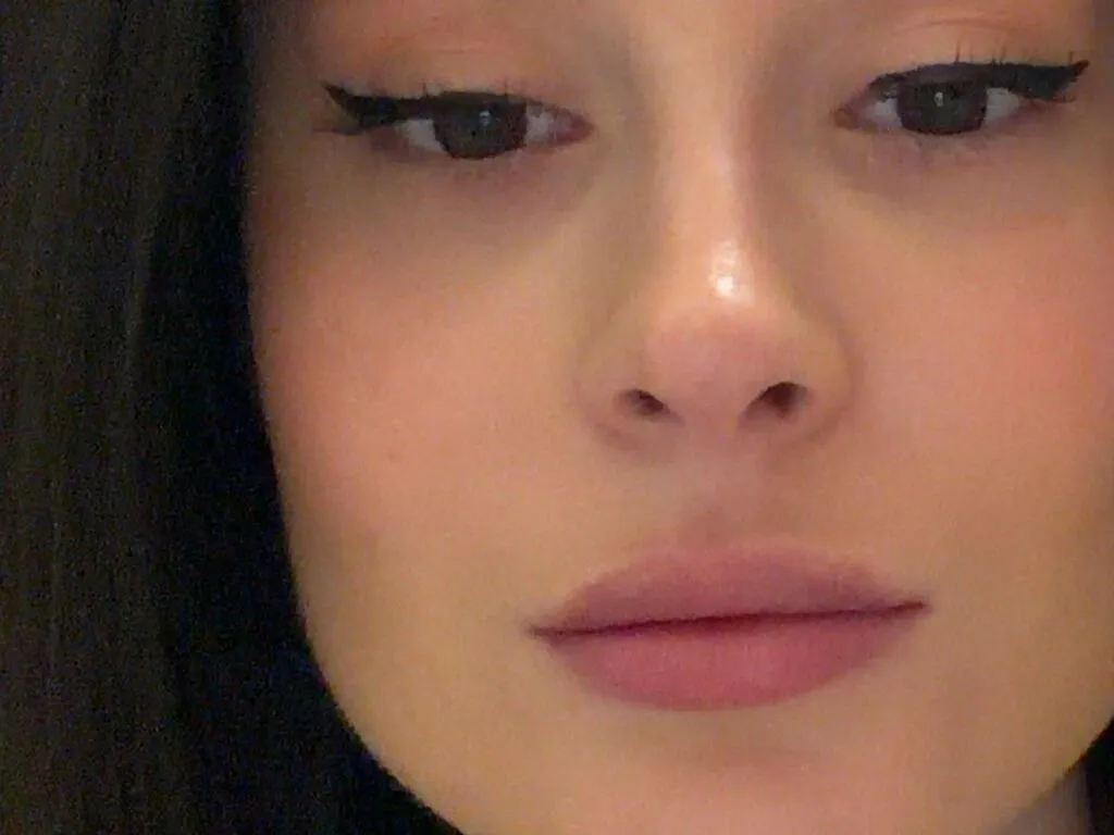 KrystinTuchman — Cats, movies, music ( meow )