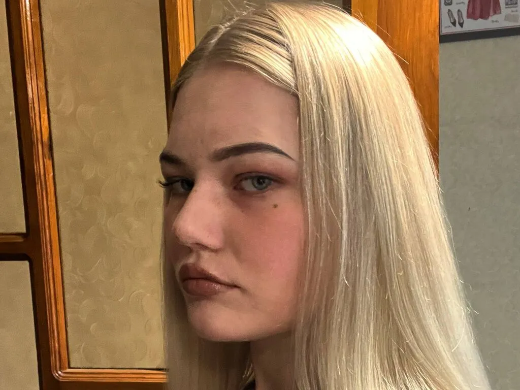 NicolynMoore — Group on LiveJasmin