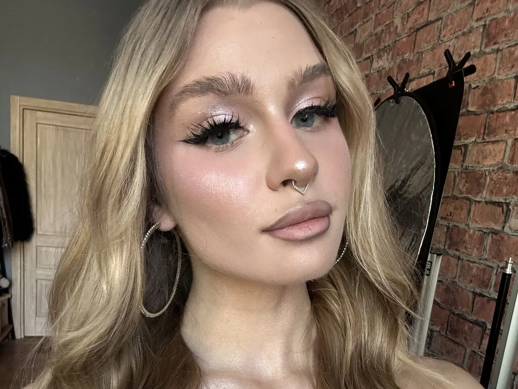 SaphiraLuxe — I like generous men who know what they want.