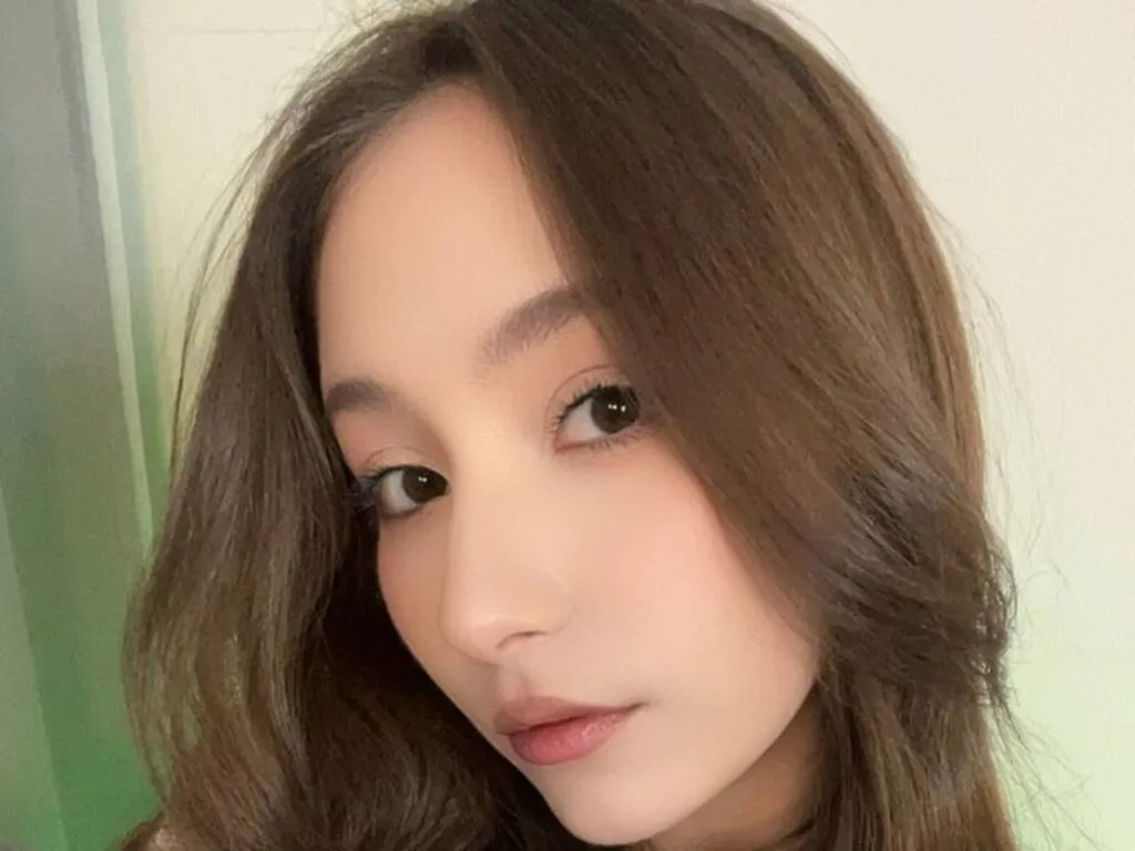 SonyaDaice — Please be polite and kind --- good energy is always welcome 