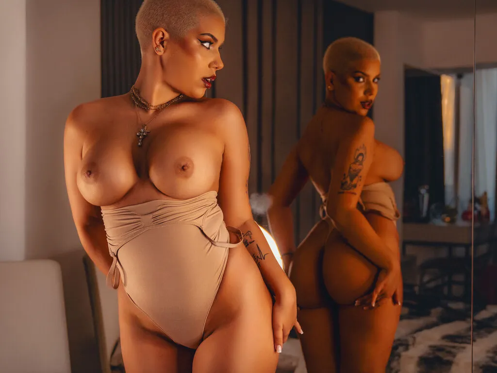 TaylorDavis — Subtle teasing