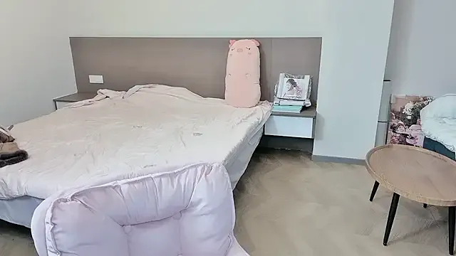 -ruoruo- on StripChat