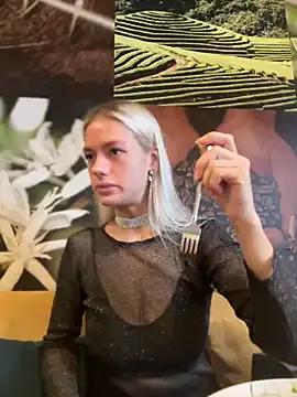 Freechat -Sexy_Barbie- on StripChat