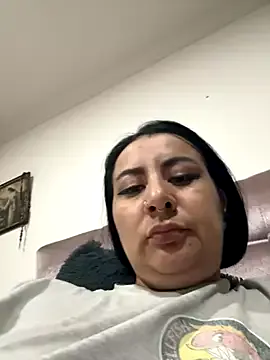 Abril_Luv on StripChat