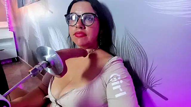 Alanna-sloppy on StripChat 