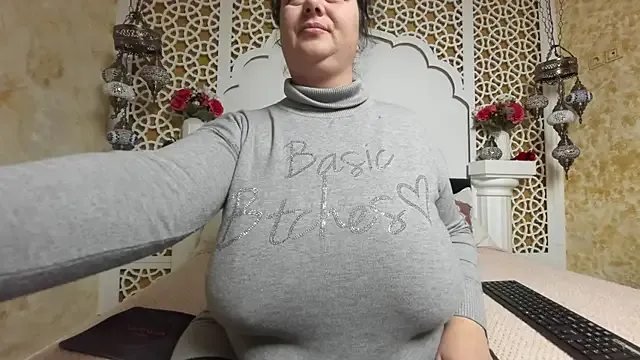 AleshaArabian on StripChat