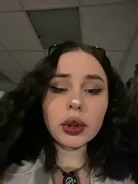 AliceLune on StripChat
