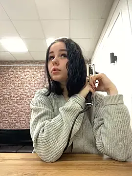 AliceLune on StripChat