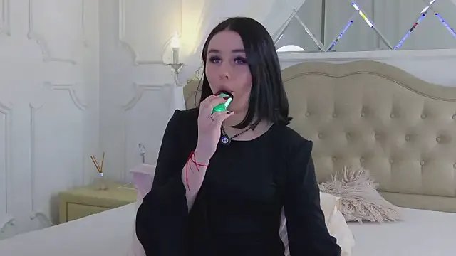 AliceLune on StripChat