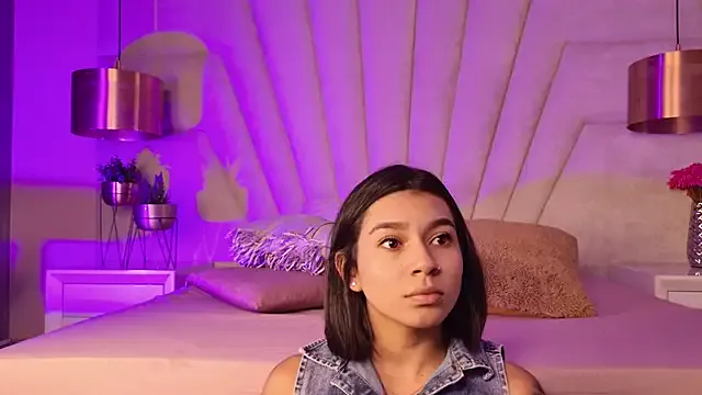 AlyssaRay on StripChat