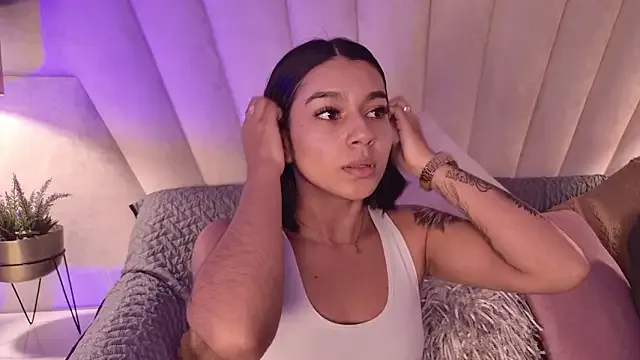 AlyssaRay on StripChat