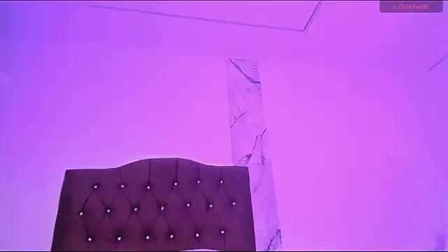 Freechat alysson_18 on StripChat