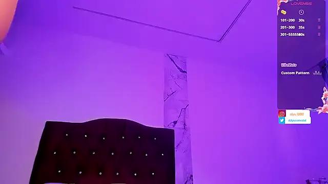 Freechat alysson_18 on StripChat