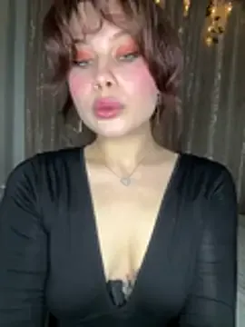 AmmyRich1 on StripChat