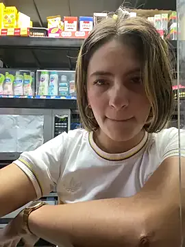 Andrea_19blonde
