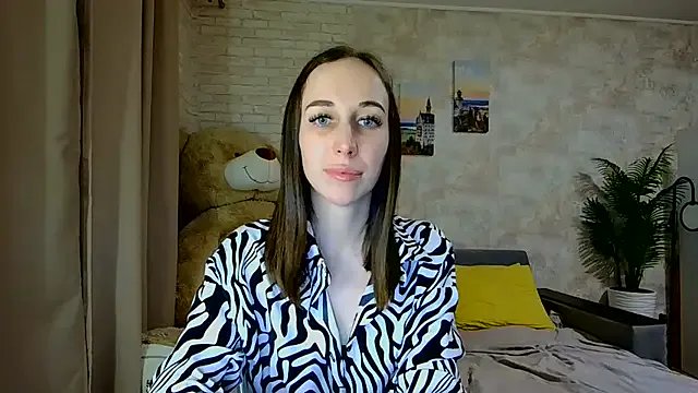 Anika_bloom on StripChat