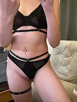 AnnyBelleX on StripChat 