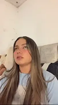 AnnyLopezzz_ on StripChat