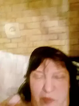 Apeesynka55211 on StripChat
