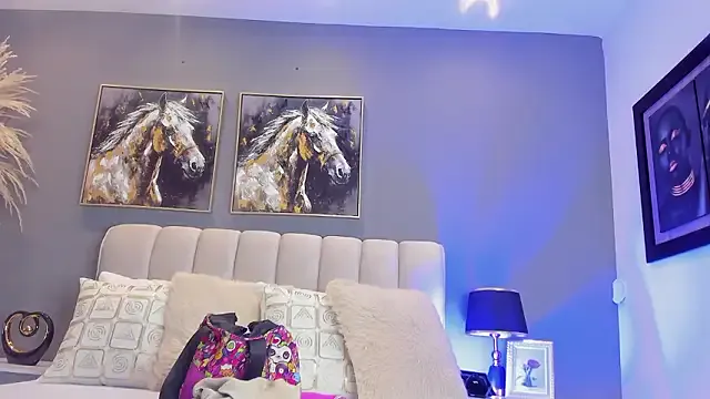 ArianaGolden on StripChat