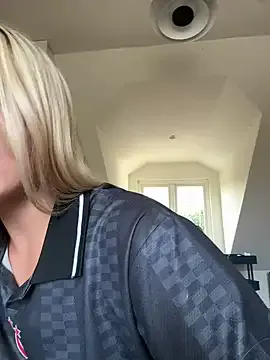 auriangel on StripChat