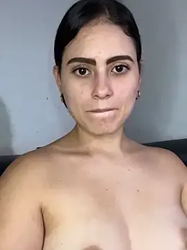 Azuna25 on StripChat