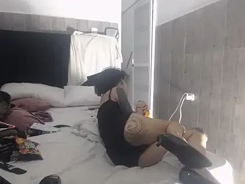 barbara_anal_squirt_ on StripChat