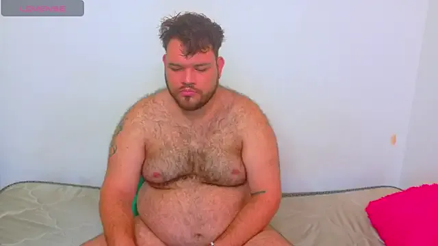 big_bearr on StripChat