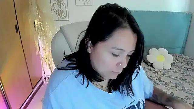 Freechat bigbooty-30 on StripChat